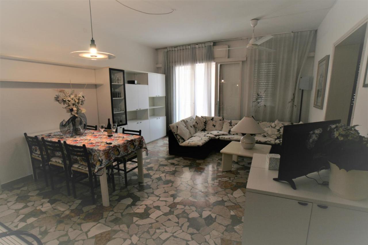 Flavia Apartment Lido di Jesolo Exterior photo